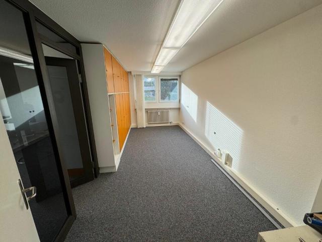 Moderne, bezugsbereite 4 Zimmer Kanzlei mit Top Ausstattung in zentraler Lage per sofort zu vermieten