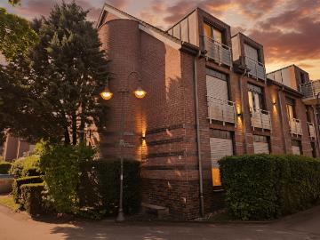 MODERNE, BEZUGSFREIE 3 ZIM. ETW IM HERZEN VON KAARST MIT TIEFGARAGENSTELLPLATZ