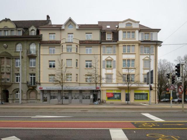 Moderne Dachwohnung mit Charme!