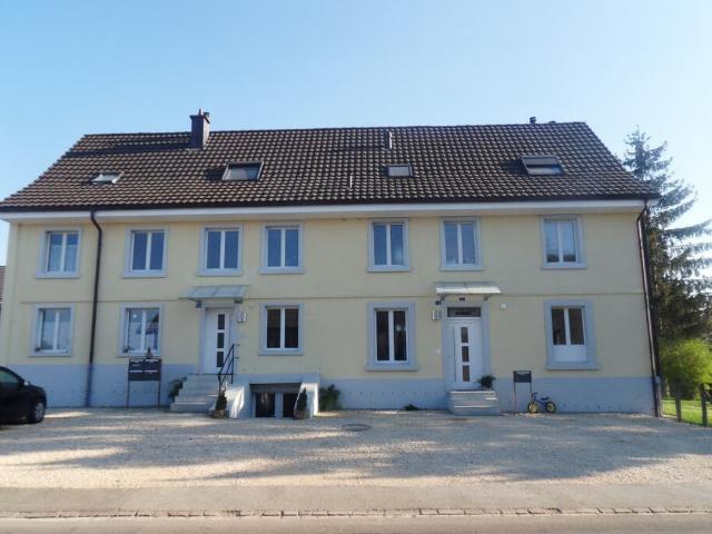 Moderne Dachwohnung auf dem Land