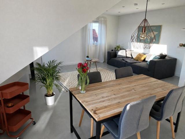 Moderne Dachgeschoss Wohnung A+ mit vielen Extras in Karlshuld