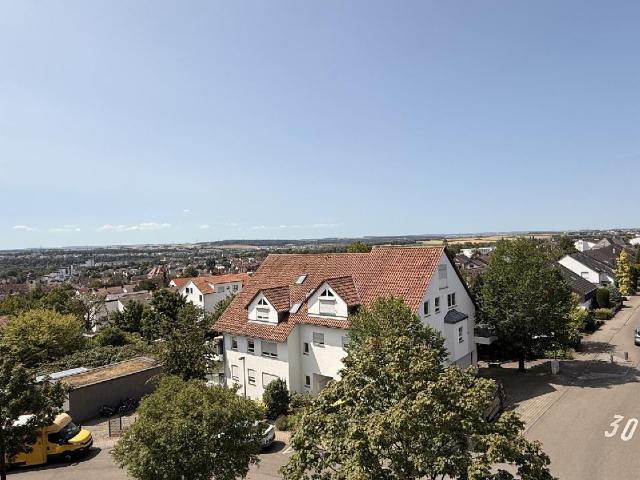 Moderne Dachgeschoss Galeriewohnung mit Weitsicht, Aufzug und Tiefgarage 'Auf der Lug'