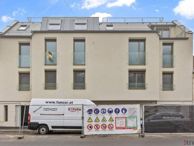 Moderne Dachgeschoss Neubau mit XXL Dachterrasse in super Lage