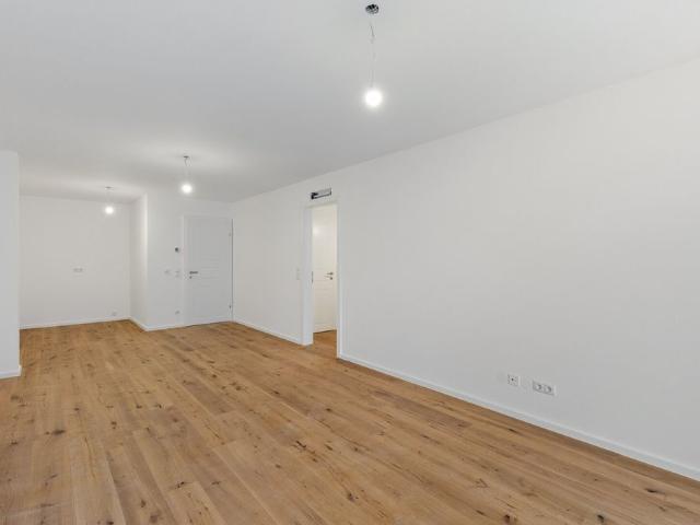 Moderne Dachgeschoss Neubau mit XXL Dachterrasse in super Lage