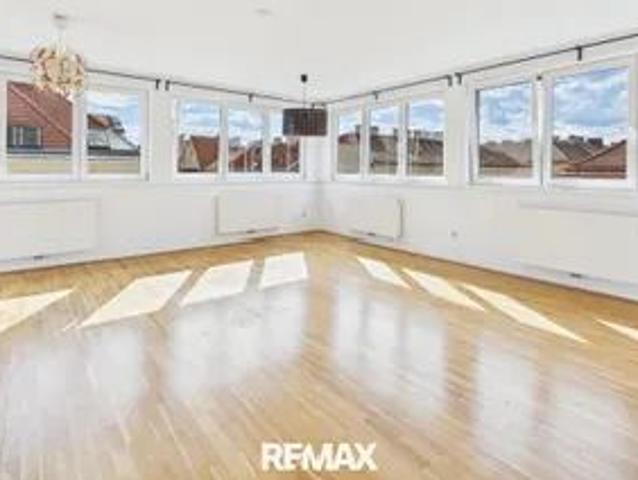 Moderne Dachgeschoßmaisonette mit Terrasse nahe Meiselmarkt