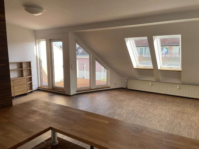 Moderne Dachgeschosswohnung im Bergmannkiez, provisionsfrei