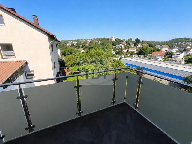 Moderne Dachgeschosswohnung in guter Lage