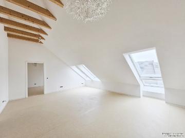 Moderne Dachgeschosswohnung mit Aufzug, Einbauküche & Tiefgarage
