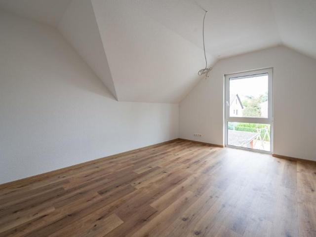 Moderne Dachgeschosswohnung mit Balkon in ruhiger Lage von Geilenkirchen Prummern!