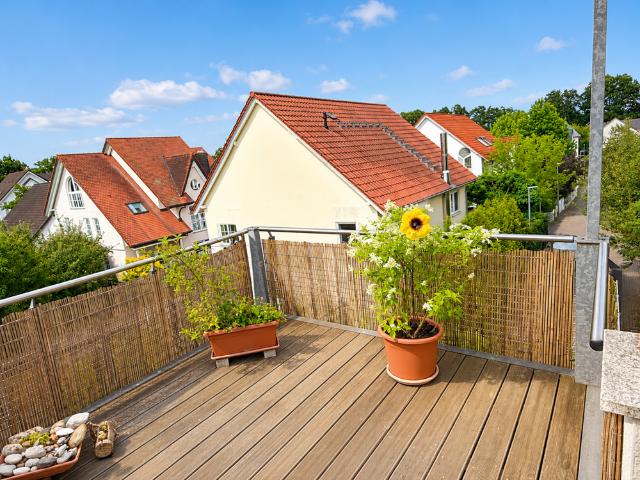 Moderne Dachgeschosswohnung mit Dachterrasse Stilvoll wohnen über den Dächern von Heusenstamm
