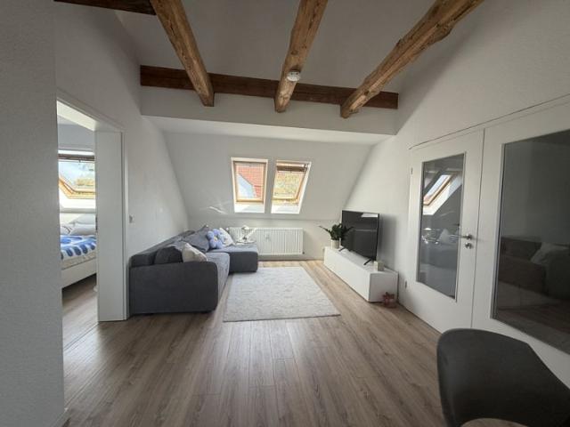 Moderne Dachgeschosswohnung mit Loggia in zentraler Innenstadtlage!