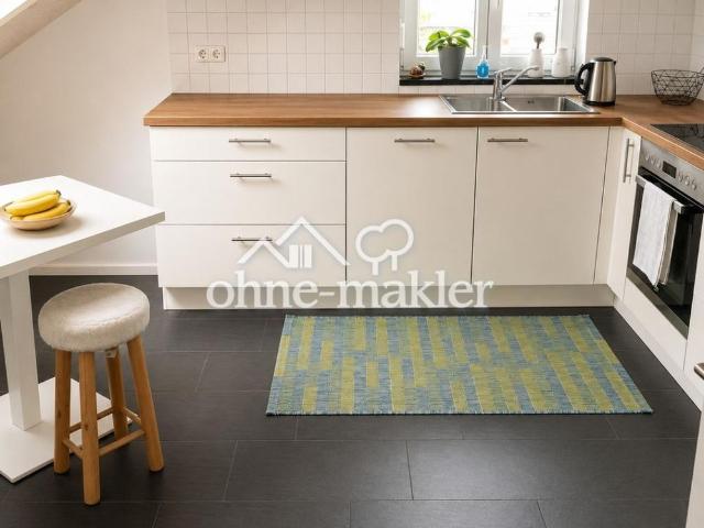 Moderne Dachgeschosswohnung mit Südbalkon in 93155 Hemau