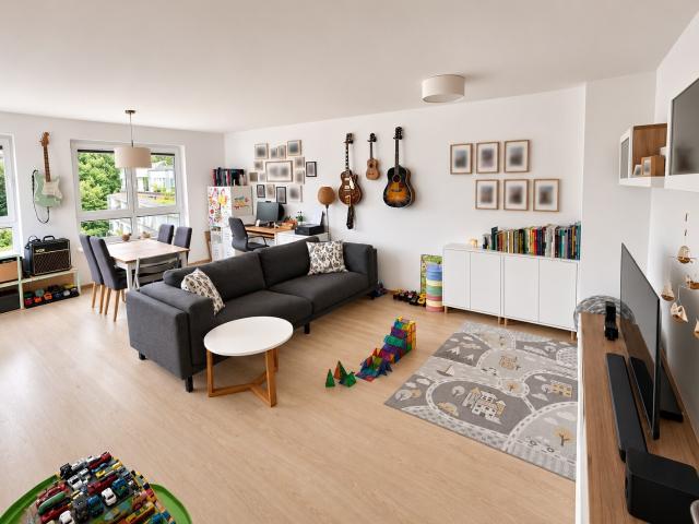 Moderne Dachgeschosswohnung mit sonniger Dachterrasse!