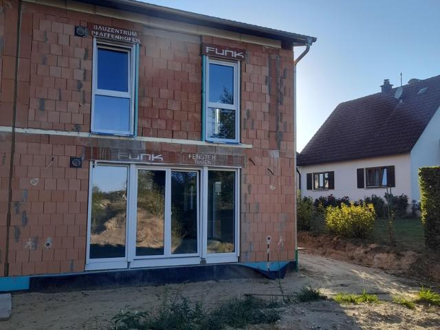 Moderne DHH im LK Dachau: Barrierefrei, Wärmepumpe, Garten & Home Office Büro