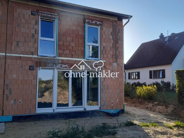 Moderne DHH im LK Dachau: Barrierefrei, Wärmepumpe, Garten & Home Office Büro