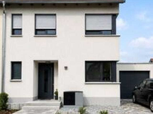 Moderne Doppelhaushälfte Baujahr 2021 mit 15 kWp PV Anlage, Wärmepumpe und Top Lage Nahe St. Leoner See
