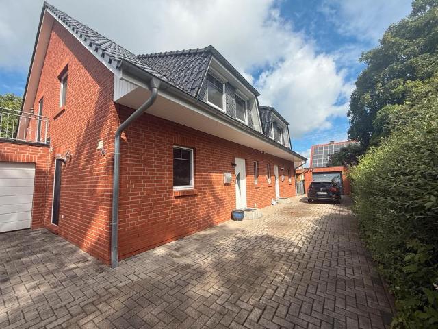 Moderne Doppelhaushälfte Garten, Garage und Zukunftsperspektive
