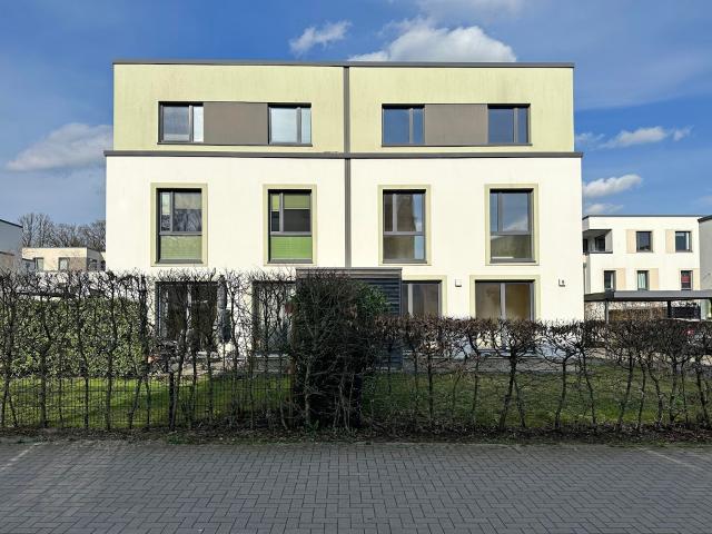Moderne Doppelhaushälfte im OxPark