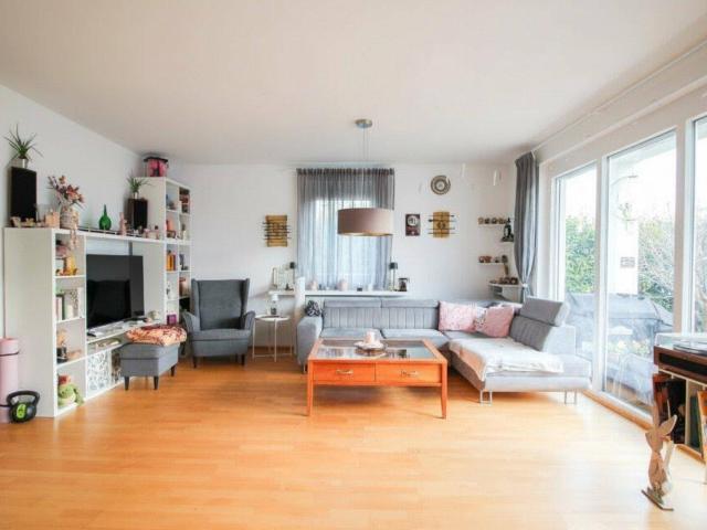 Moderne Doppelhaushälfte in Gumpoldskirchen, 5 Zimmer, Balkon, Carport, Fußbodenheizung!