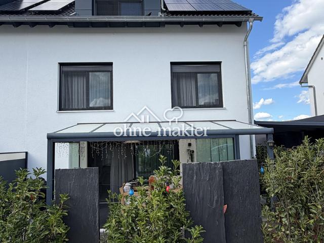 Moderne Doppelhaushälfte in Ebersbach/Sulpach