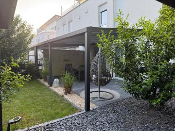 Moderne Doppelhaushälfte in Feldrandlage mit überdachter Südterrasse in Nieder Olm