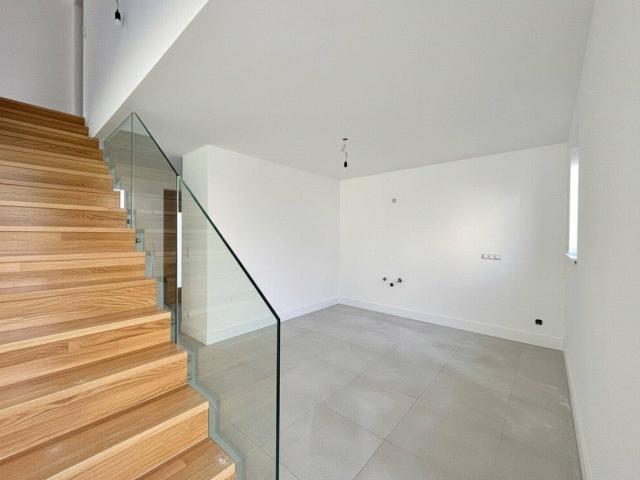 Moderne Doppelhaushälfte in Steinabrückl: Erstbezug mit Garten, Balkon und Terrassen!