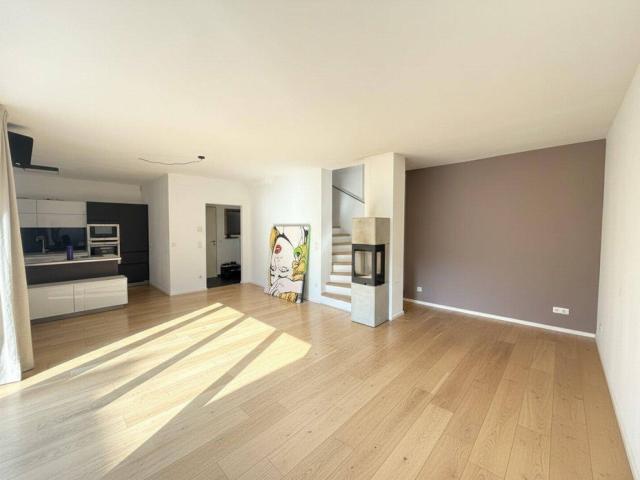 Moderne Doppelhaushälfte in Perchtoldsdorf, 6 Zimmer, Garten, Garage, Solarenergie inklusive!