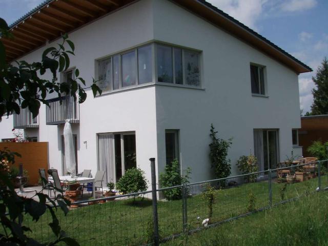 Moderne Doppelhaushälfte in zentraler Lage