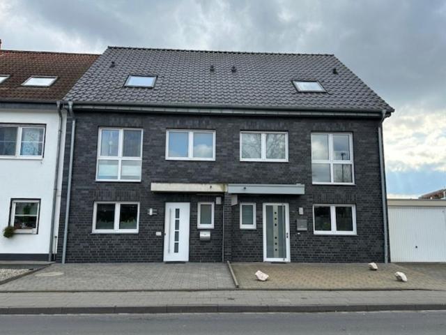 Moderne Doppelhaushälfte in zentraler Lage von Wegberg
