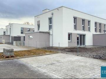 Haus zur Miete in 7053