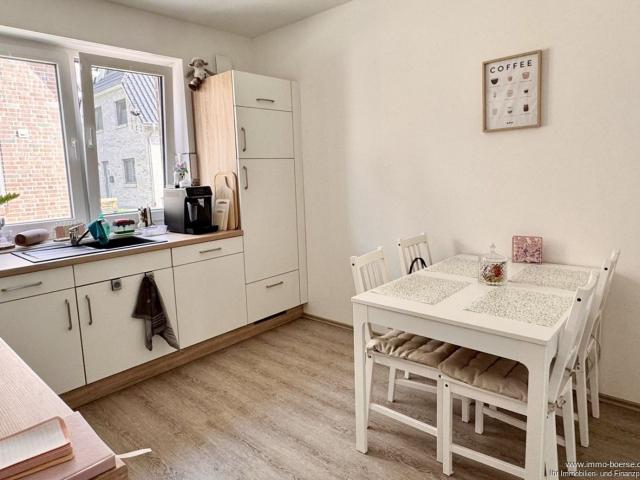 Moderne Doppelhaushälfte mit Einbauküche im Herzen von Friesoythe!