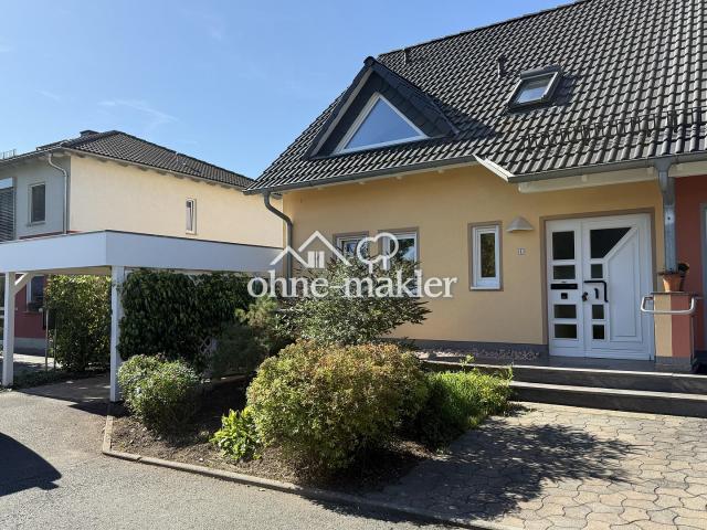 Moderne Doppelhaushälfte mit Einfamilienhaus Charakter 1.500 € Kaltmiete