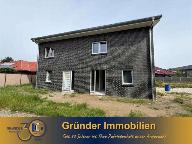 Moderne Doppelhaushälfte mit Garten und Carport zu vermieten!