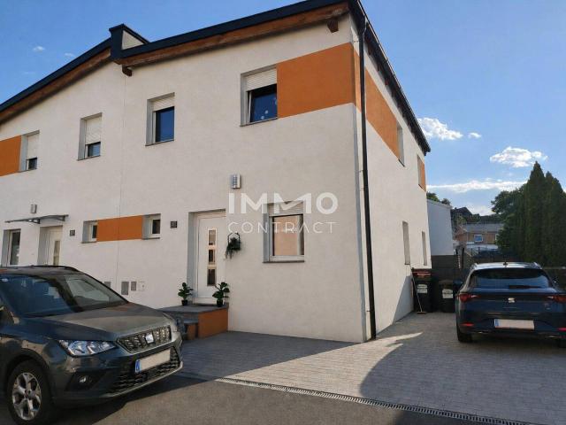 Moderne Doppelhaushälfte mit Garten und überdachter Terrasse!