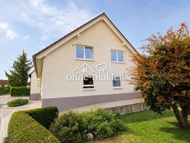 Moderne Doppelhaushälfte mit Garten in Bietingen