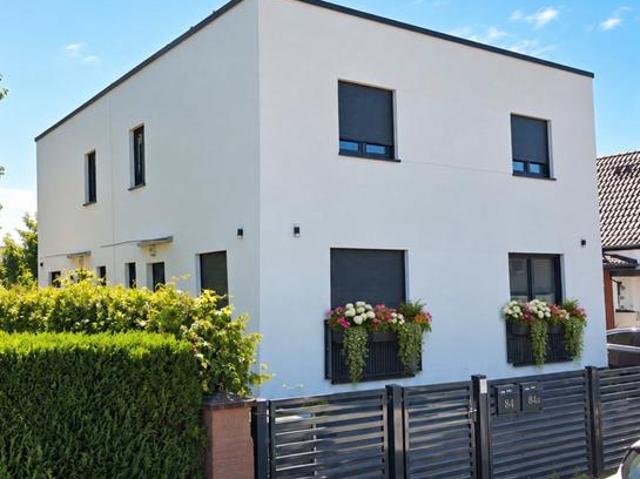 Moderne Doppelhaushälfte mit großem Garten zu vermiete