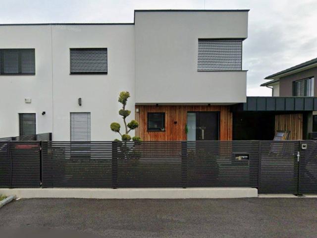Moderne Doppelhaushälfte mit hochwertiger Ausstattung, 145m², 5 Zimmer, sowie Terrasse, Garten & Garage in Pottendorf, NÖ!