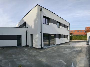 Preisreduziert Moderne Doppelhaushälfte mit PV Anlage, Terrasse und Garten !