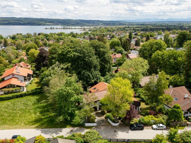 Moderne Doppelhaushälfte mit Wohlfühlcharakter fertig zum Einzug