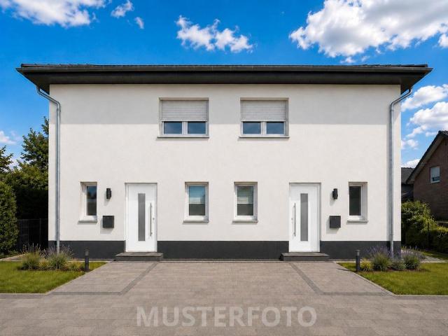 Moderne Doppelhaushälfte Neubau