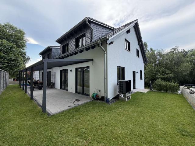 Moderne Doppelhaushälfte provisionsfrei