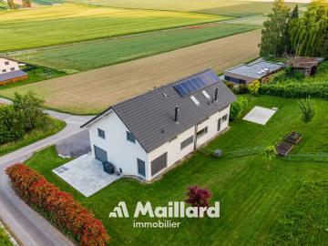 Moderne et lumineuse villa jumelle de 5.5 pièces proche du lac