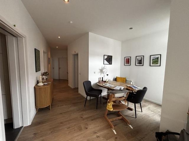 Moderne Etagenwohnung mit großem Balkon in der schöne Altstadt