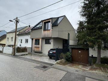 Moderne Etagenwohnung mit Terrasse und Stellplatz in 1140 Wien