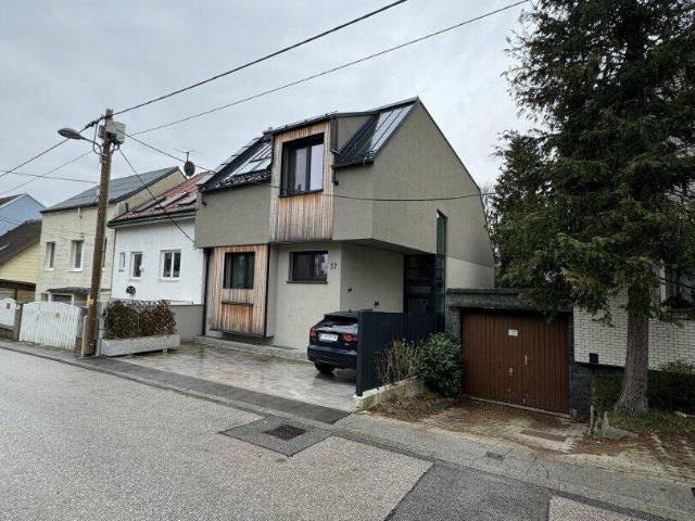 Moderne Etagenwohnung mit Terrasse und Stellplatz in 1140 Wien