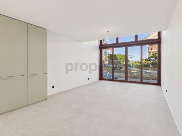 Erstbezug im Neubau 2026, Grosszügige Galerie & Ruhige Lage