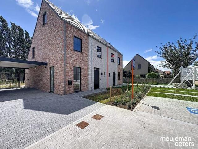 Moderne energiezuinige gezinswoning in een rustige wijk Rudd