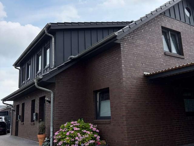 Moderne energiesparende Doppelhaushälfte mit EBK zu vermieten