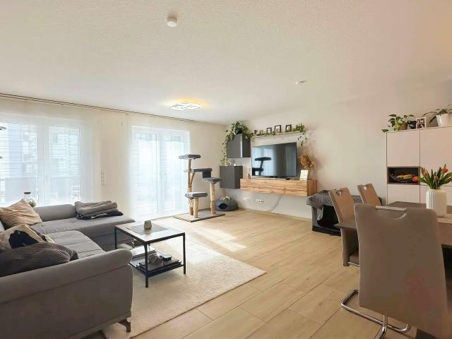Moderne Erdgeschosswohnung mit großer Terrasse, hochwertiger Einbauküche & Fußbodenheizung