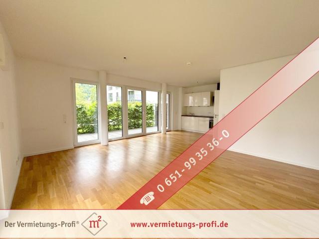 Moderne Erdgeschosswohnung mit Einabuküche und Terrasse